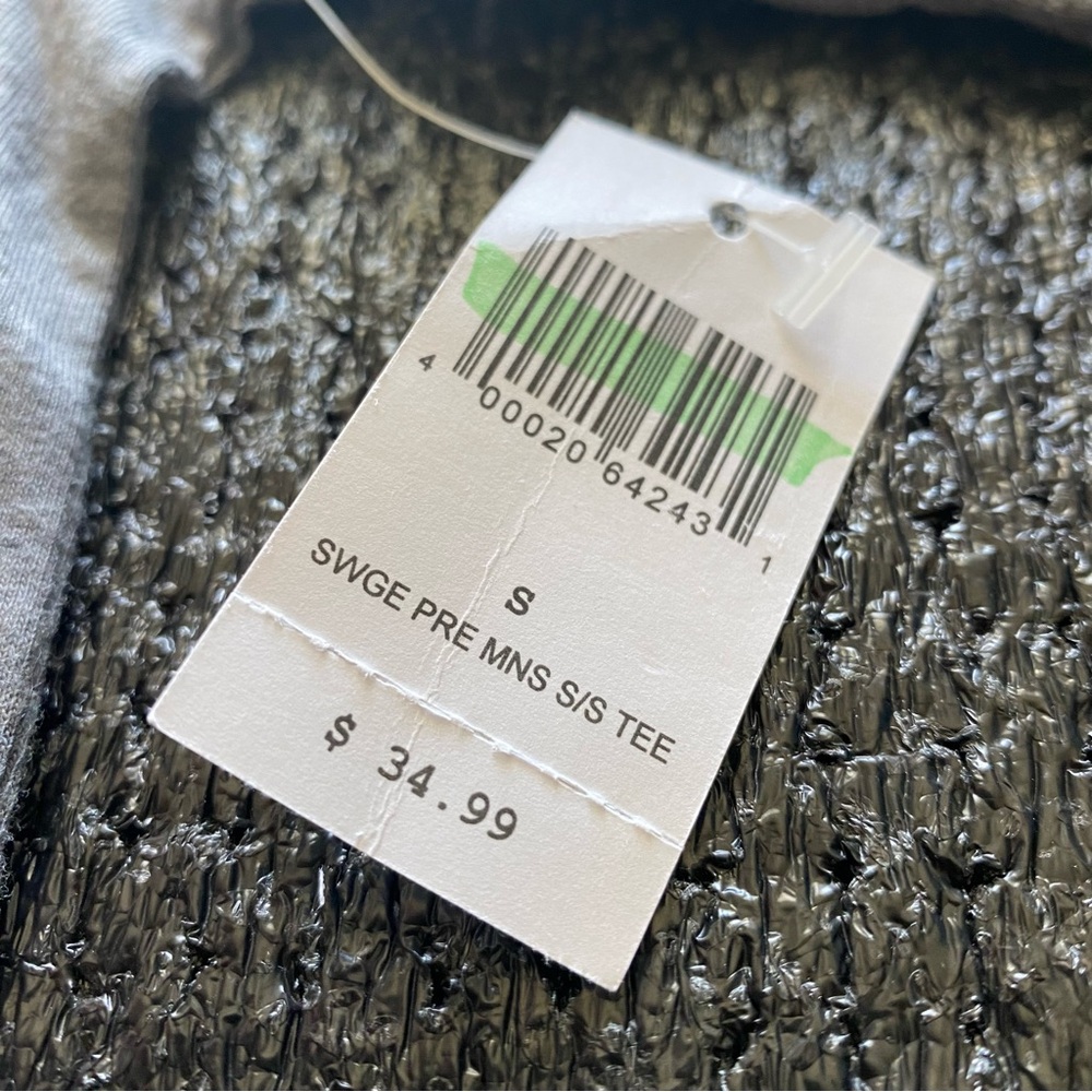 NWT Disney 2019 Star Wars Galaxy’s Edge Gray T-Shirt - Picture 5 of 7